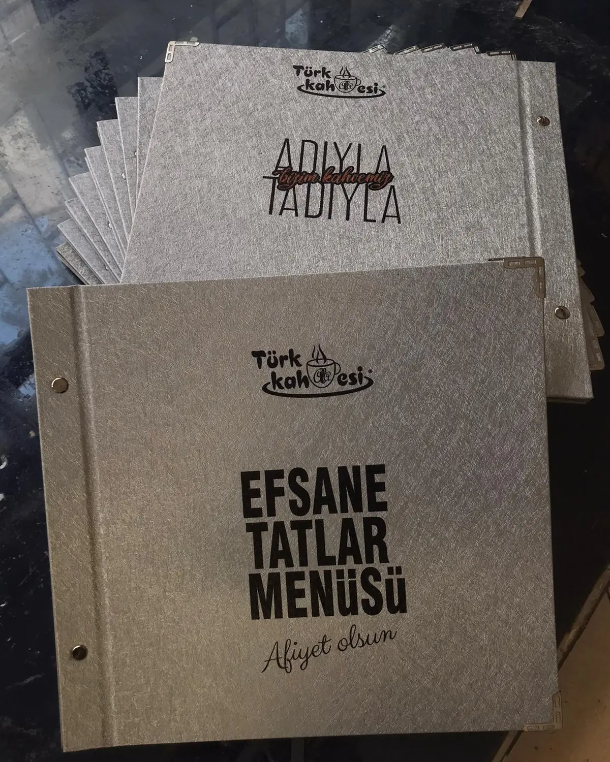 Özel tasarım restoran menüsü cilt çalışması